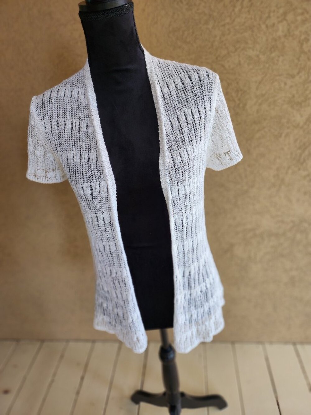 Boho Coastal White Open Knit Short Sleeve Minimalist Cardigan Summer Layering M - Picture 2 of 10